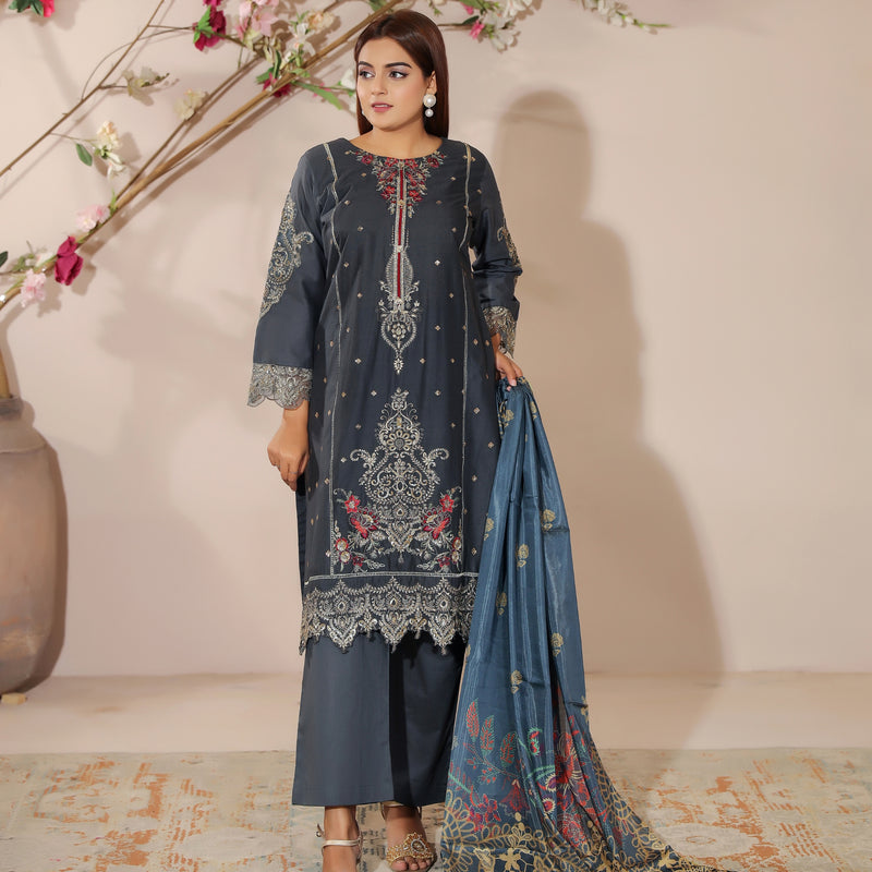 DE-25: Opulent Embroidered Elegance